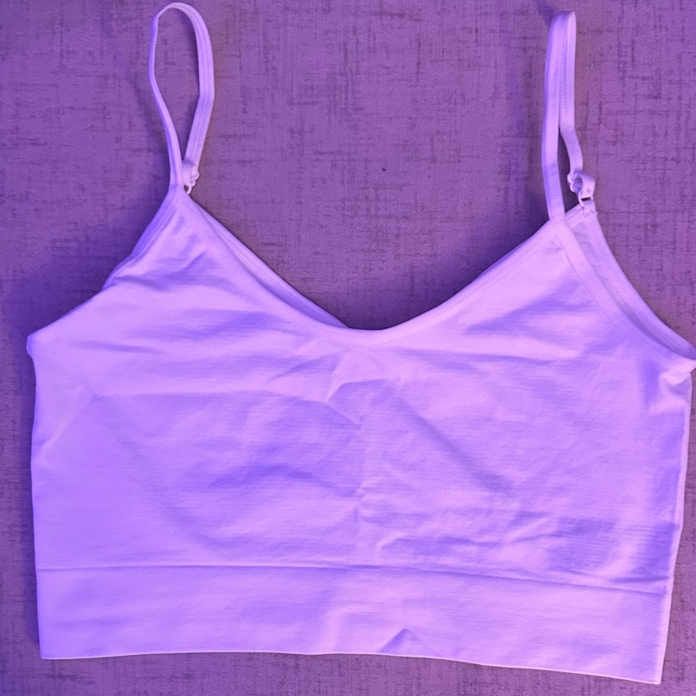 1 black 1 white crop top